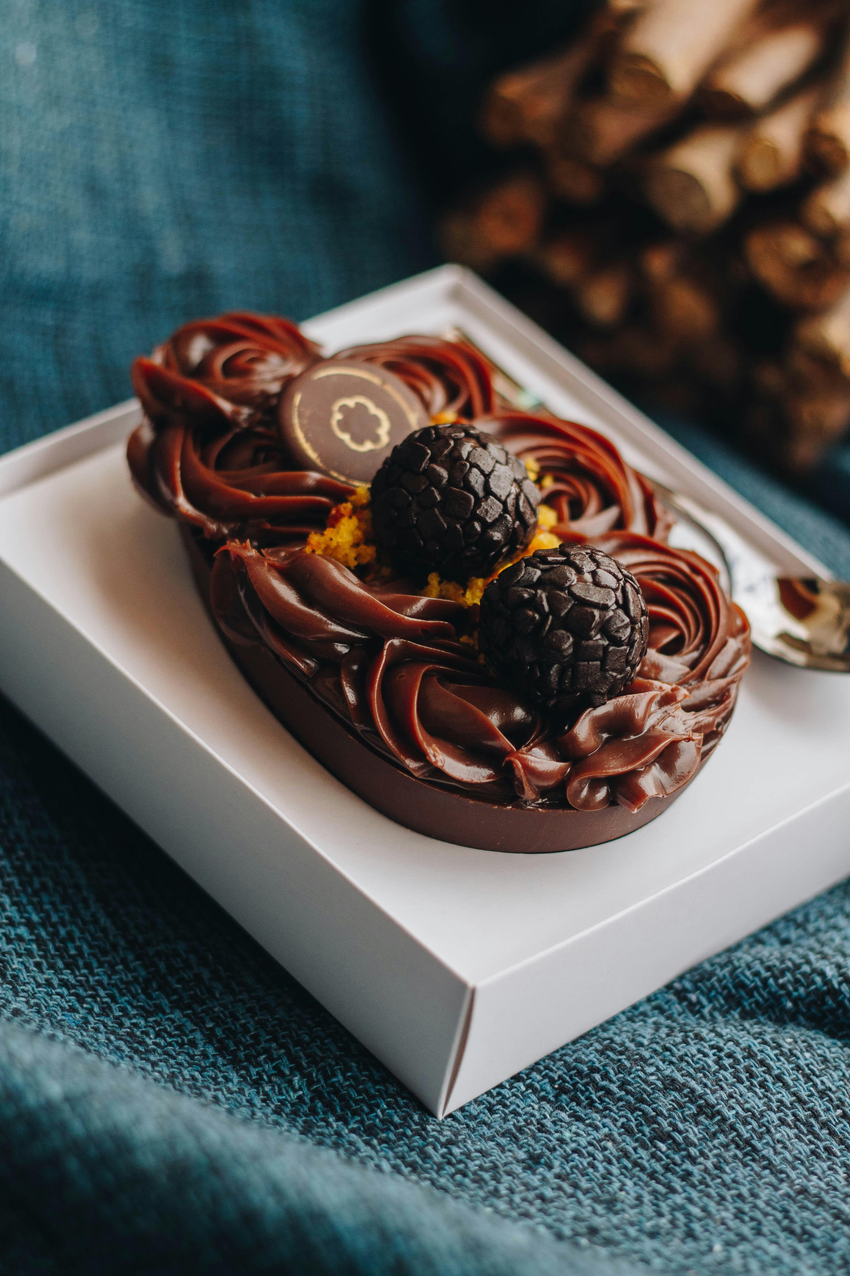 Pastel de Chocolate con Frambuesas en Encima 
